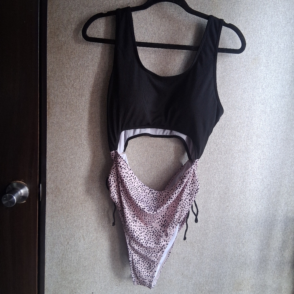 Plus Size Swimsuit 2xl One Piece High Waist Cut Out Black Pink Curvy